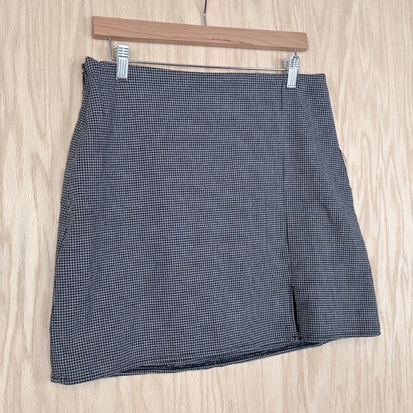 Old Navy A-Line Houndstooth Skirt - Picture 2 of 6